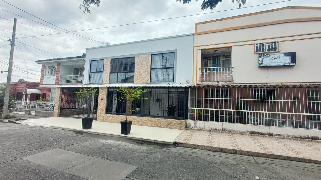 Casa En Venta - El Recreo, Palmira