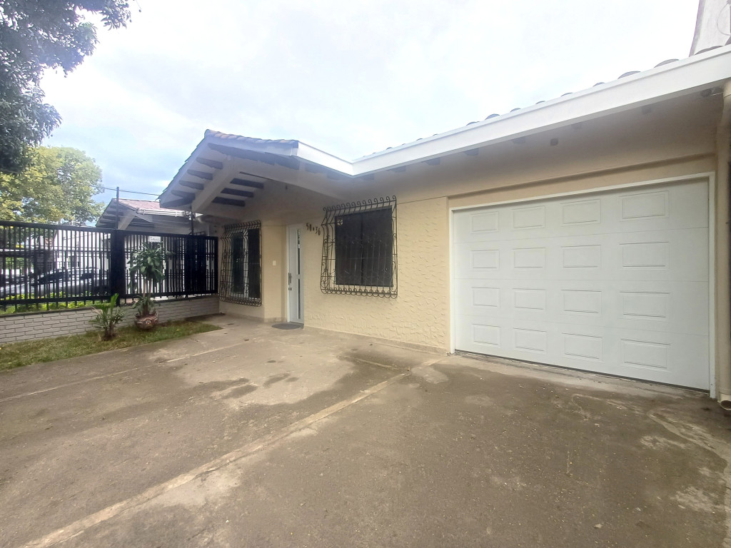 Casa En Venta - La Flora, Cali