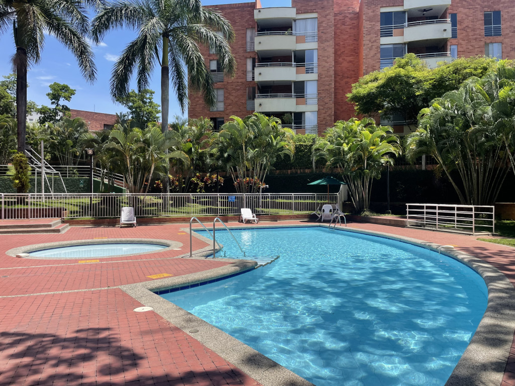 Apartamento En Venta - Ciudad Jardín, Cali