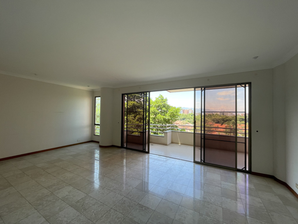 Apartamento En Venta - Ciudad Jardín, Cali