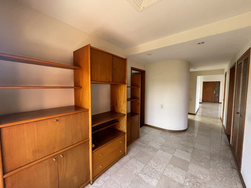 Apartamento En Venta - Ciudad Jardín, Cali