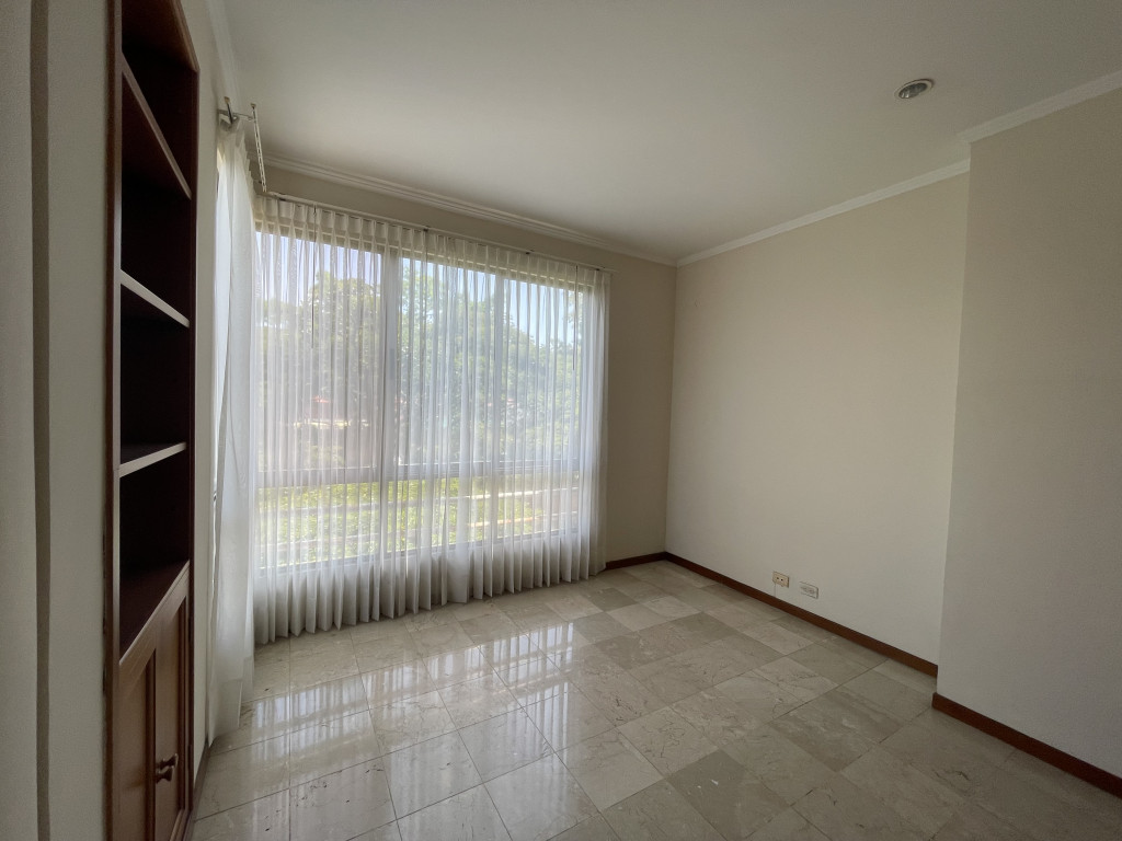 Apartamento En Venta - Ciudad Jardín, Cali