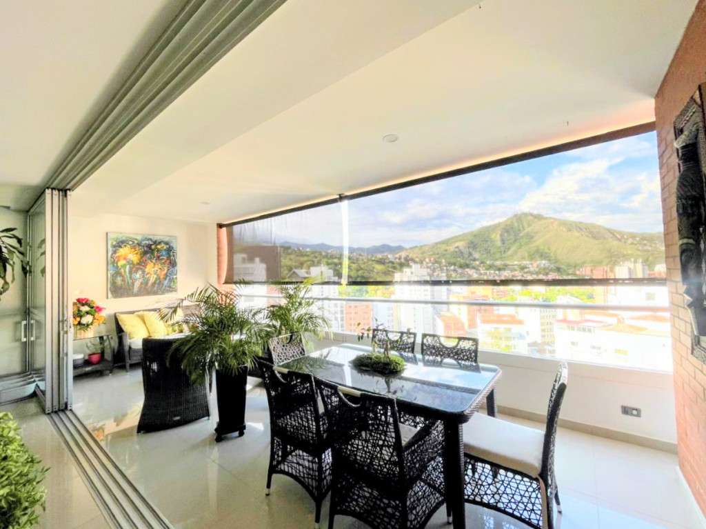 Apartamento En Venta - Santa Teresita, Cali