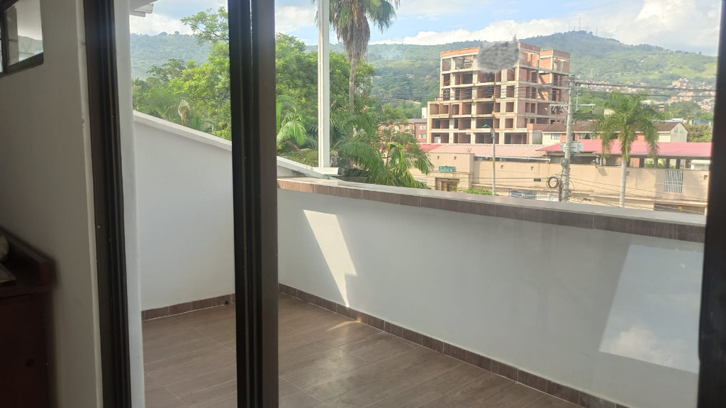 Casa En Venta - Bella Suiza Alta, Cali