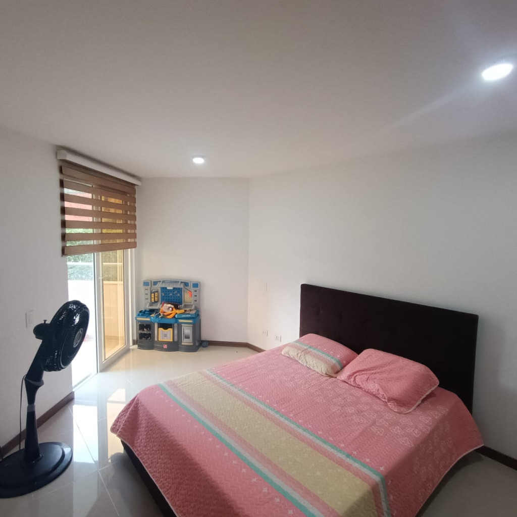 Apartamento En Venta - Urbanización La Flora, Cali