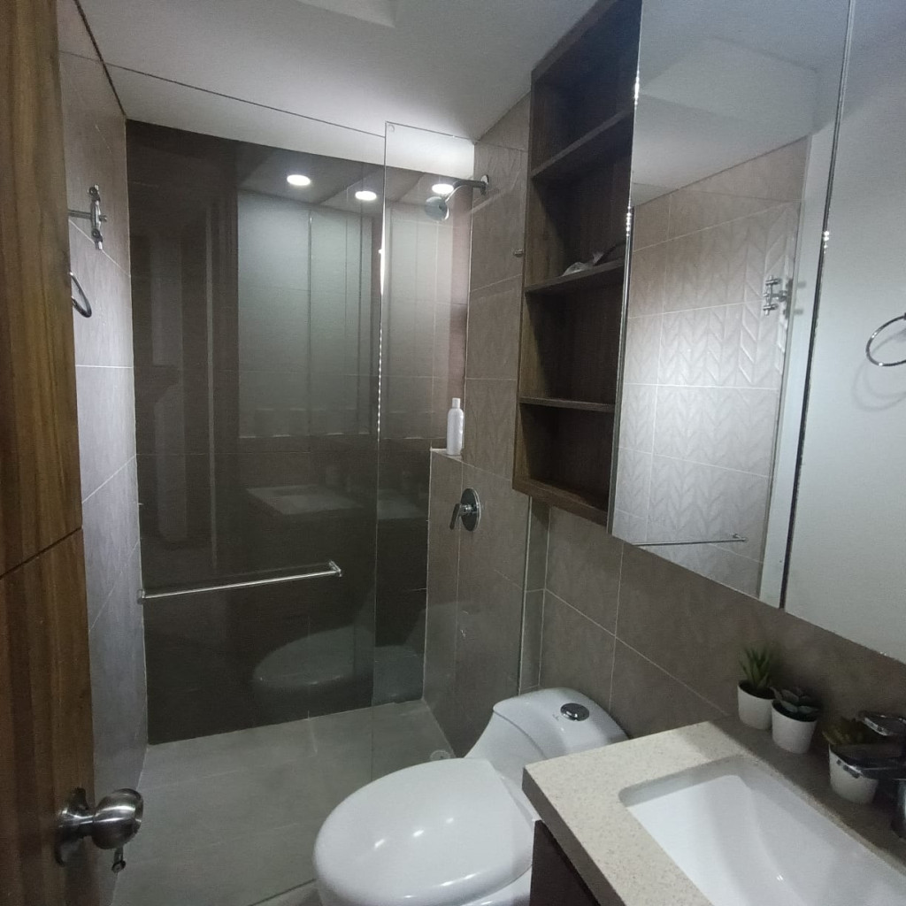 Apartamento En Venta - Urbanización La Flora, Cali