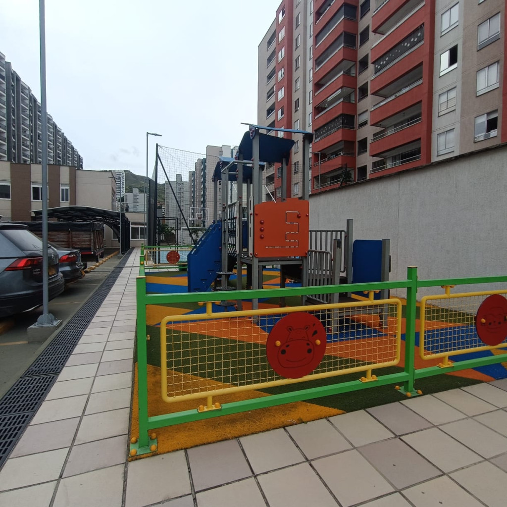 Apartamento En Venta - Urbanización La Flora, Cali