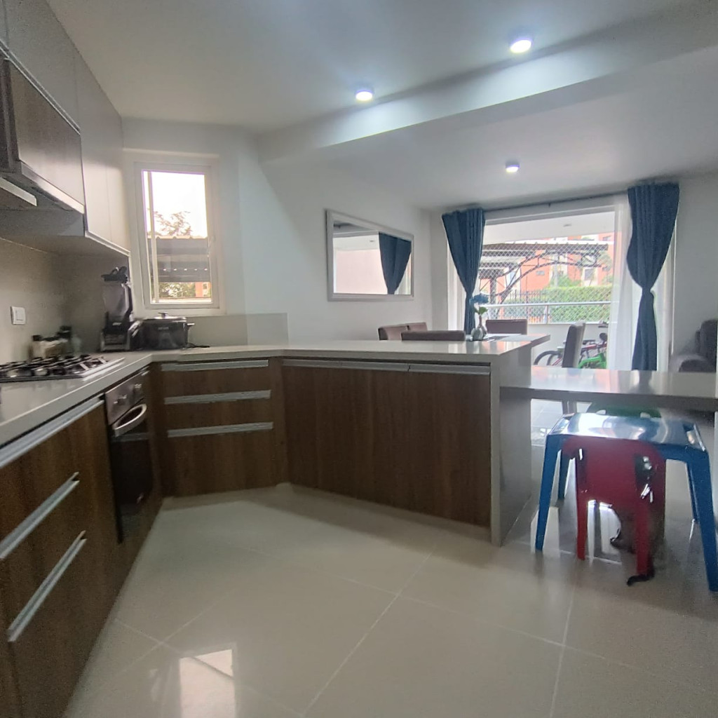 Apartamento En Venta - Urbanización La Flora, Cali