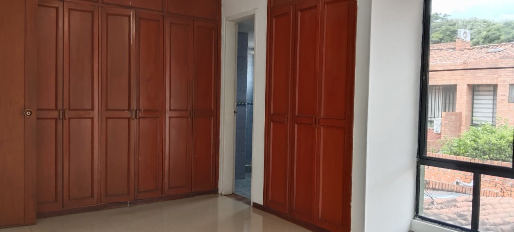 Casa En Venta - Urbanización San Joaquin, Cali