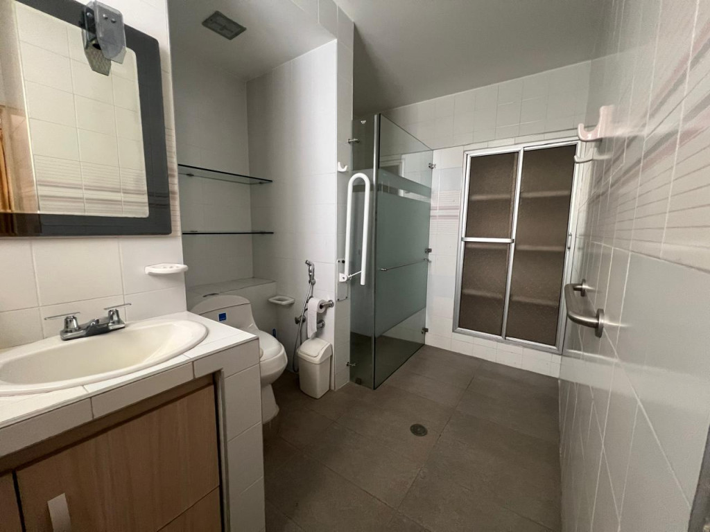 Casa En Venta - Urbanización La Flora, Cali