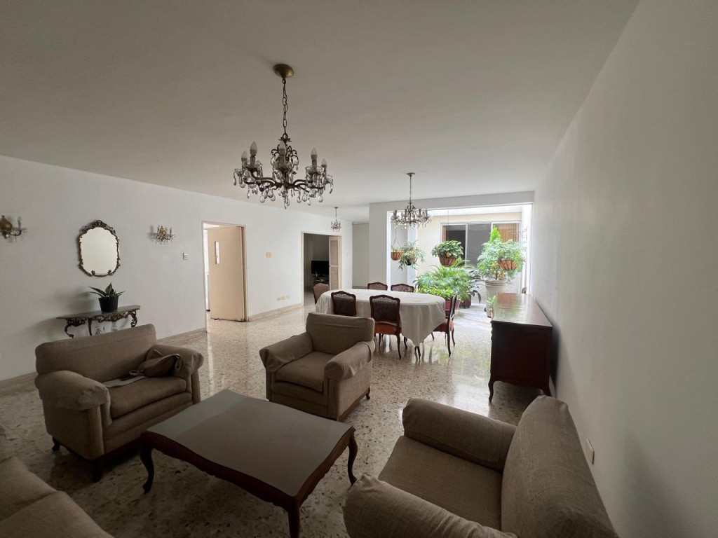 Casa En Venta - Urbanización La Flora, Cali