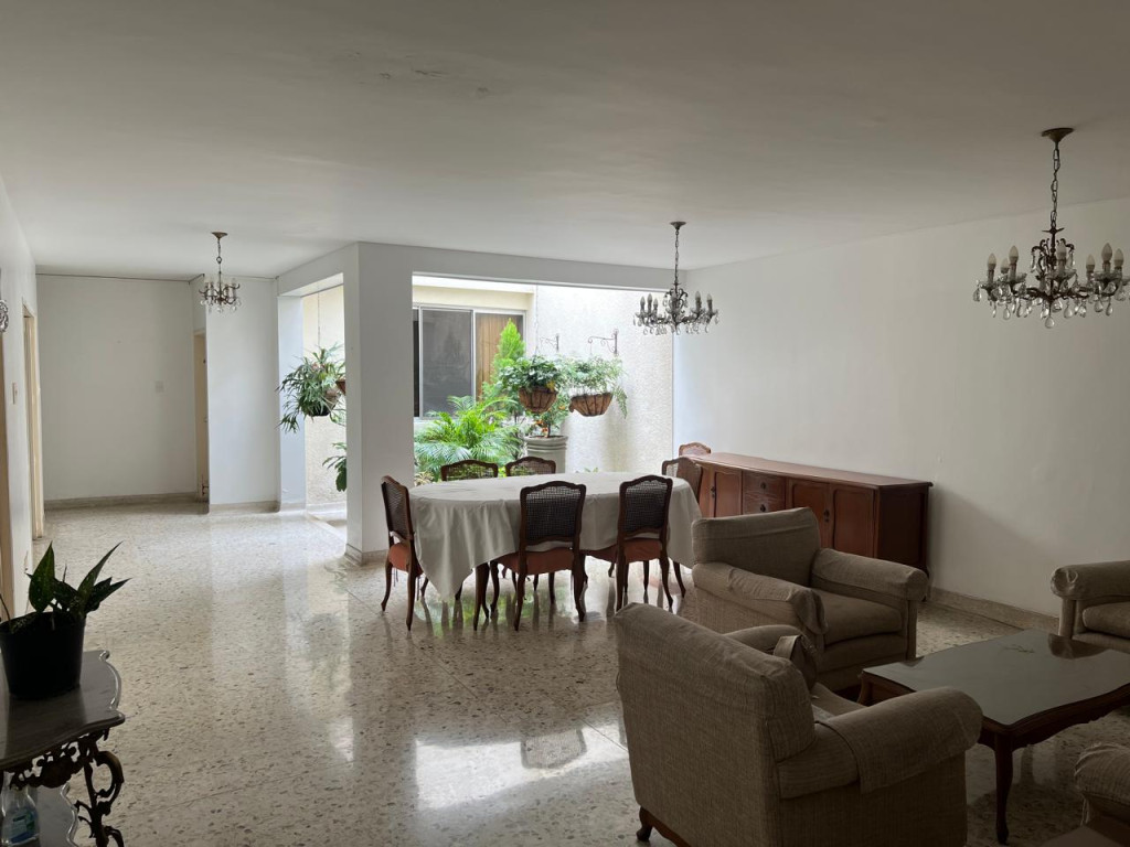 Casa En Venta - Urbanización La Flora, Cali