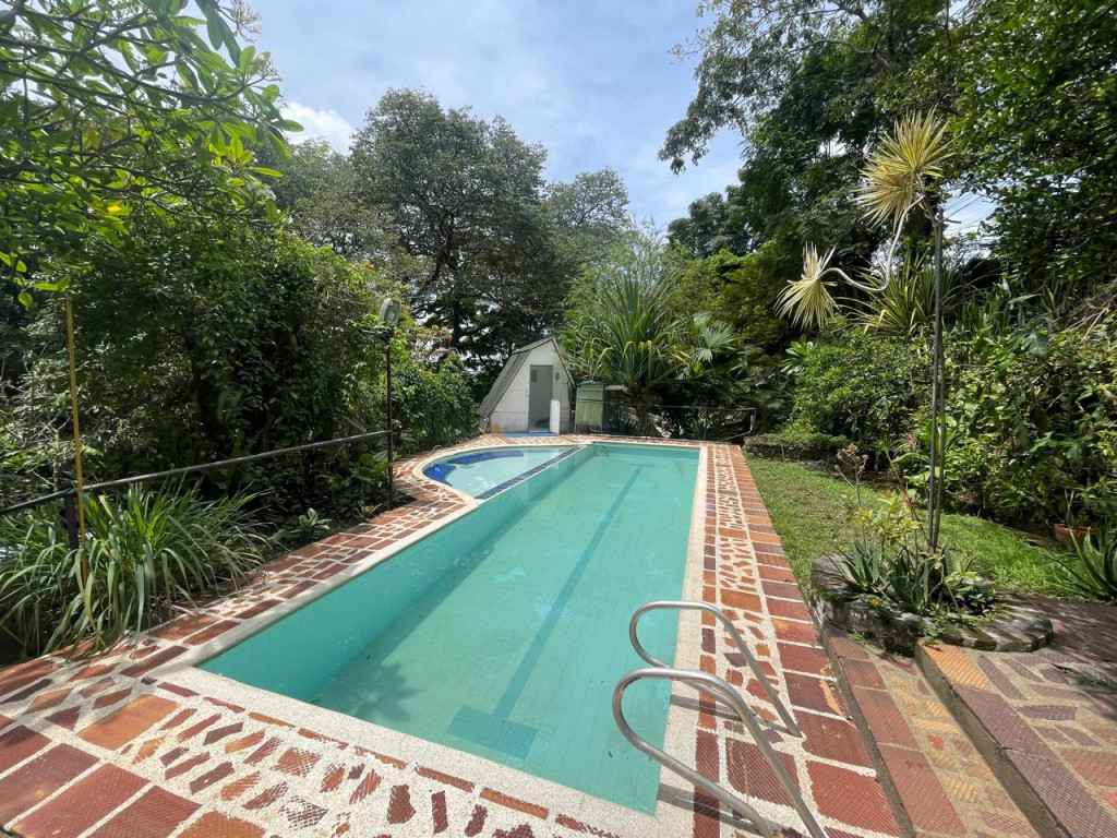 Casa Campestre En Venta - La Buitrera, Cali