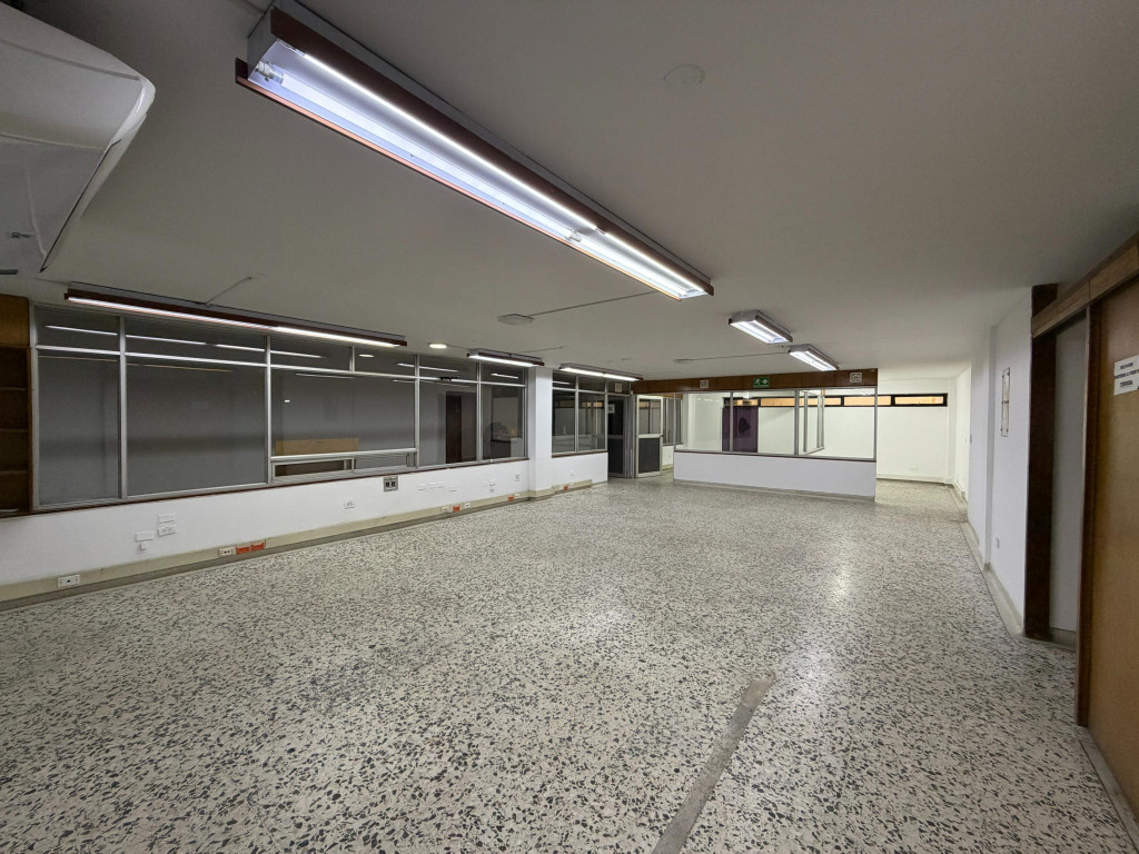 Edificio En Arriendo/Venta - Prados Del Norte, Cali