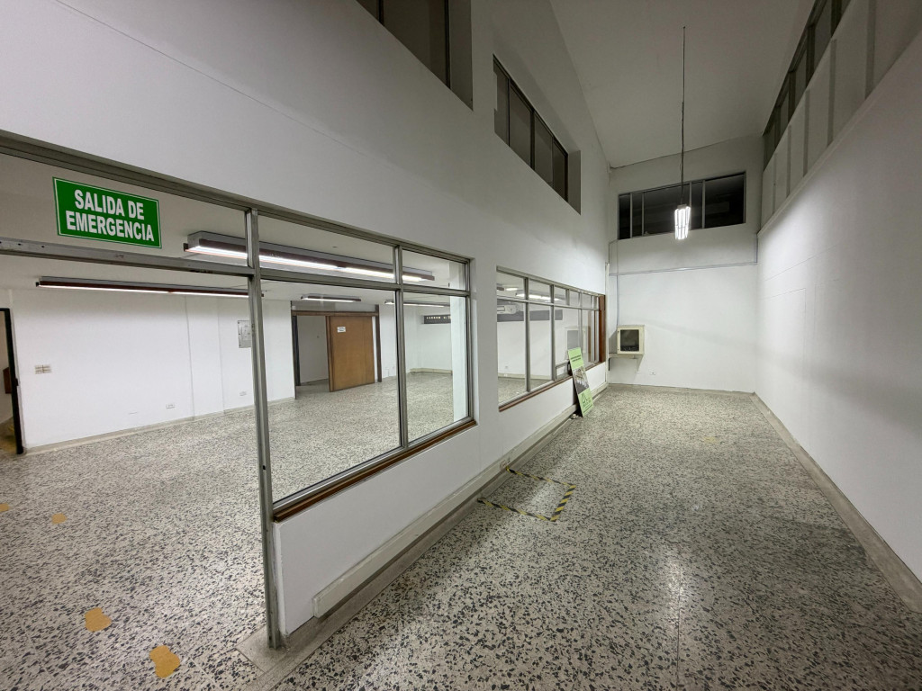 Edificio En Arriendo/Venta - Prados Del Norte, Cali