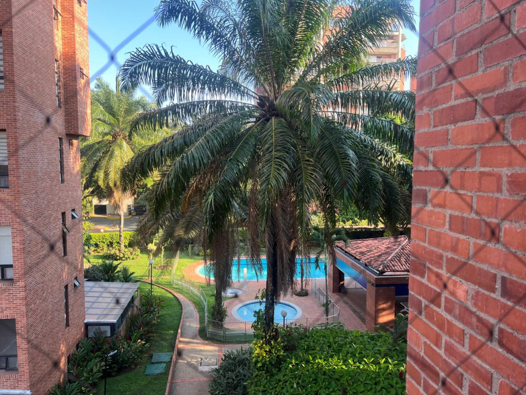 Apartamento En Arriendo - Ciudad Jardín, Cali