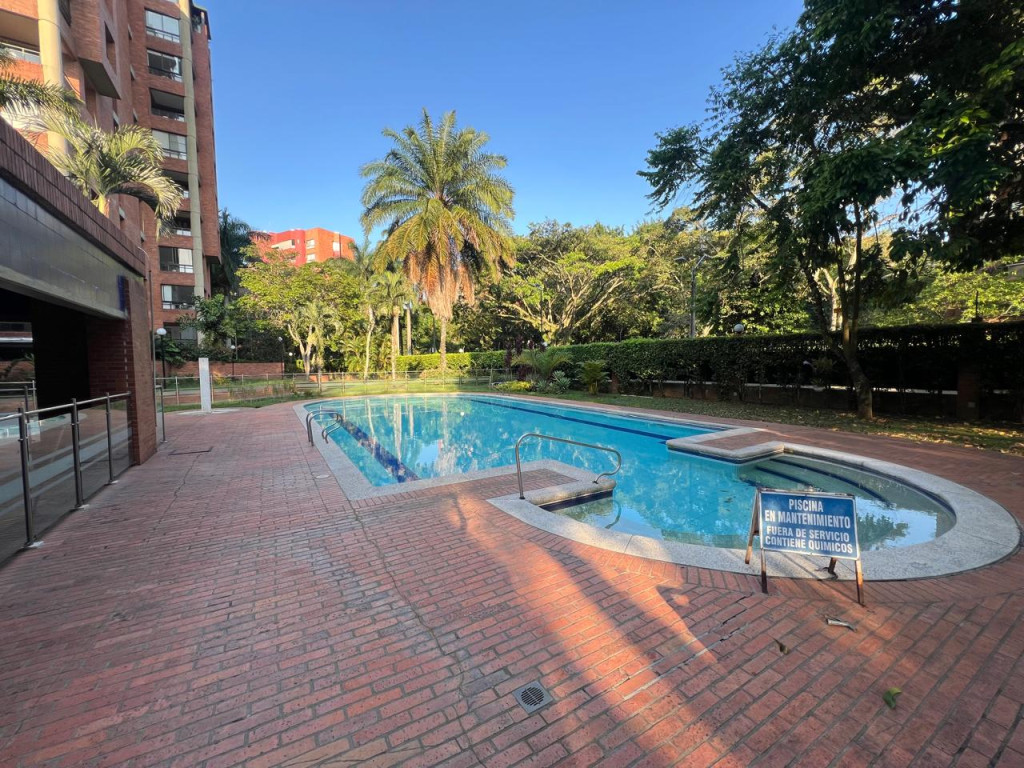 Apartamento En Arriendo - Ciudad Jardín, Cali