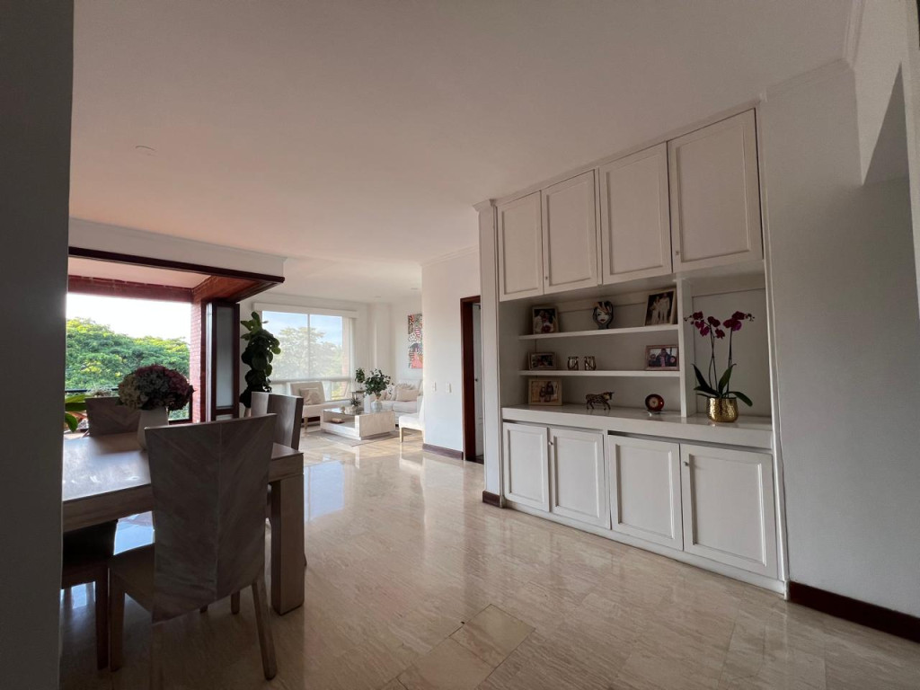 Apartamento En Arriendo - Ciudad Jardín, Cali