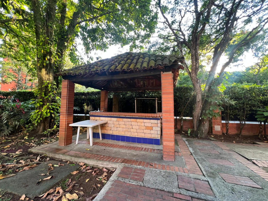 Apartamento En Arriendo - Ciudad Jardín, Cali