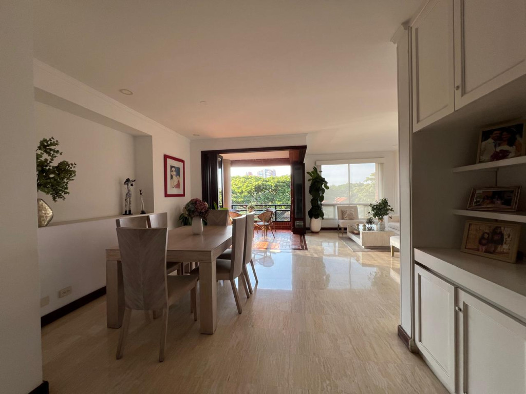 Apartamento En Arriendo - Ciudad Jardín, Cali