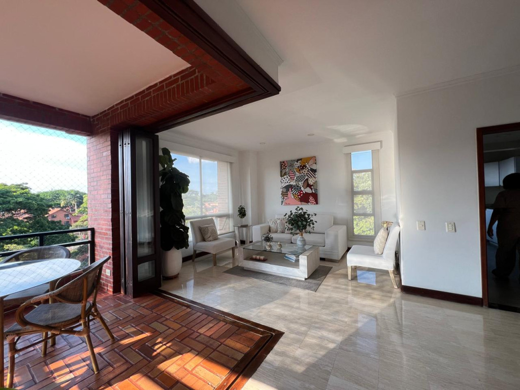 Apartamento En Arriendo - Ciudad Jardín, Cali