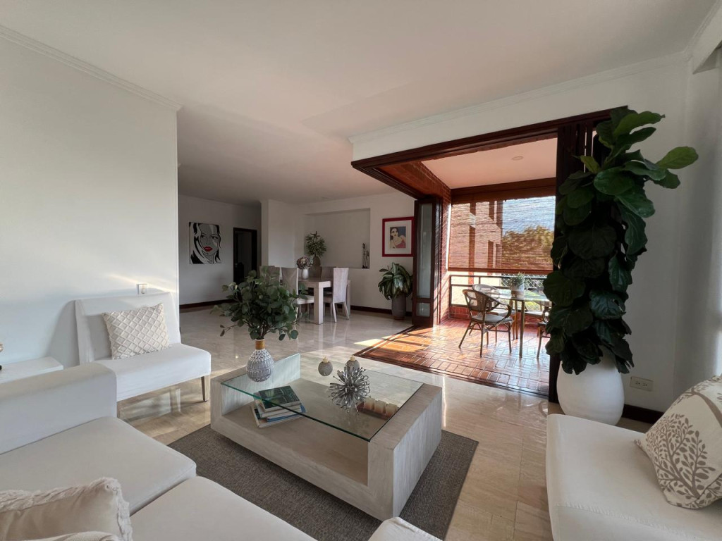 Apartamento En Arriendo - Ciudad Jardín, Cali