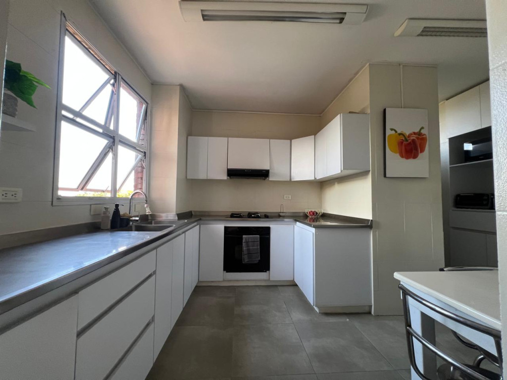 Apartamento En Arriendo - Ciudad Jardín, Cali
