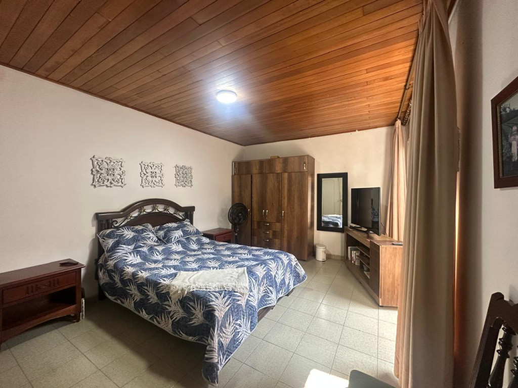 Casa En Venta - Urbanización La Flora, Cali