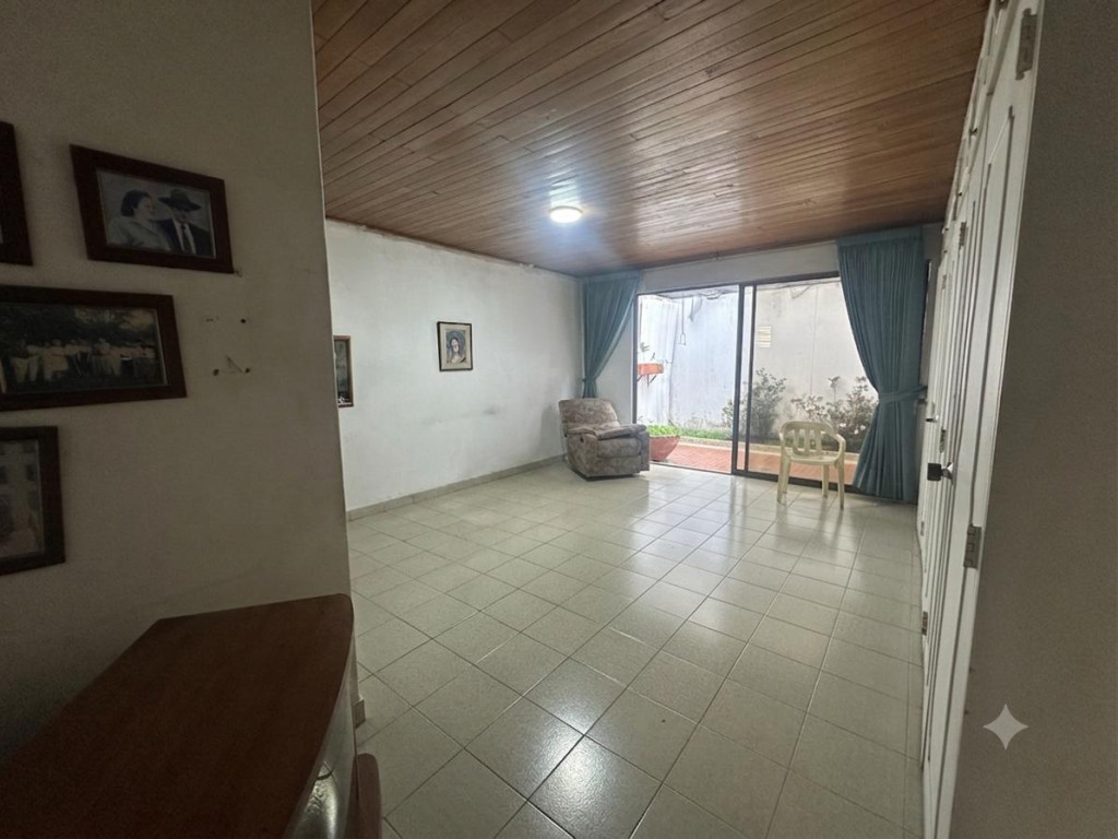 Casa En Venta - Urbanización La Flora, Cali