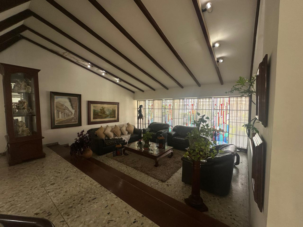 Casa En Venta - Urbanización La Flora, Cali