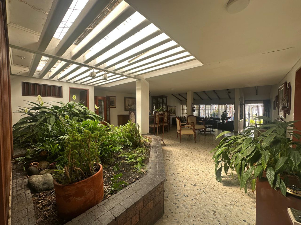 Casa En Venta - Urbanización La Flora, Cali