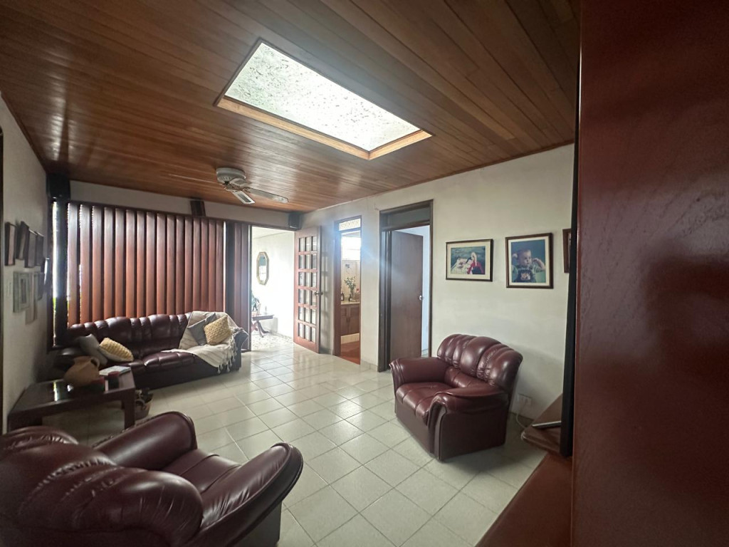 Casa En Venta - Urbanización La Flora, Cali