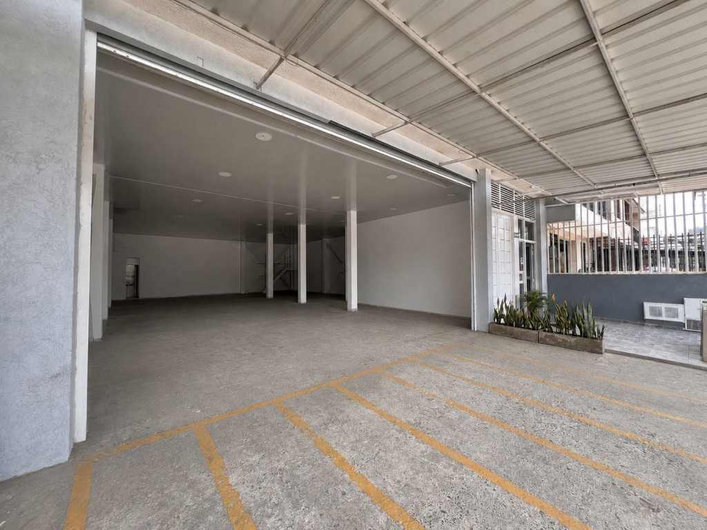 Local En Arriendo - Junín, Cali