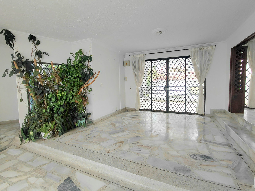 Casa En Venta - Mameyal, Cali