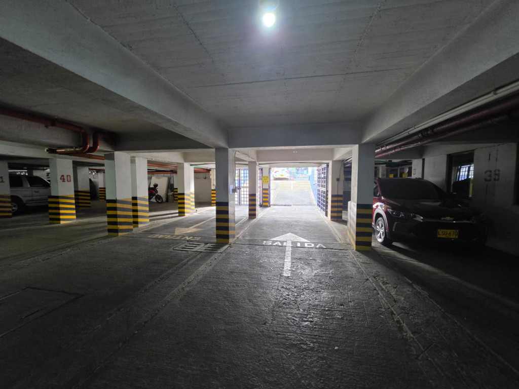 Apartamento En Venta - El Refugio, Cali