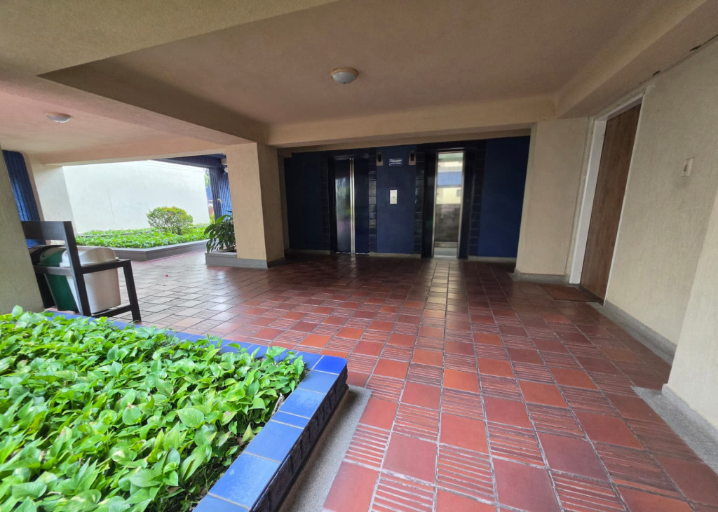Apartamento En Venta - El Refugio, Cali