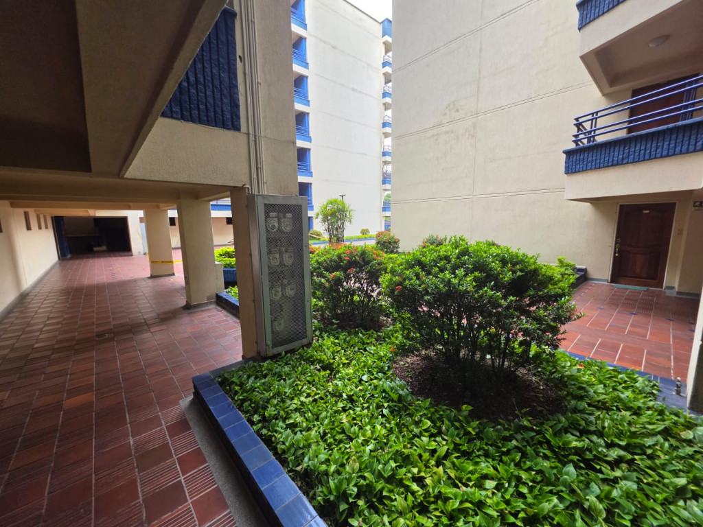 Apartamento En Venta - El Refugio, Cali