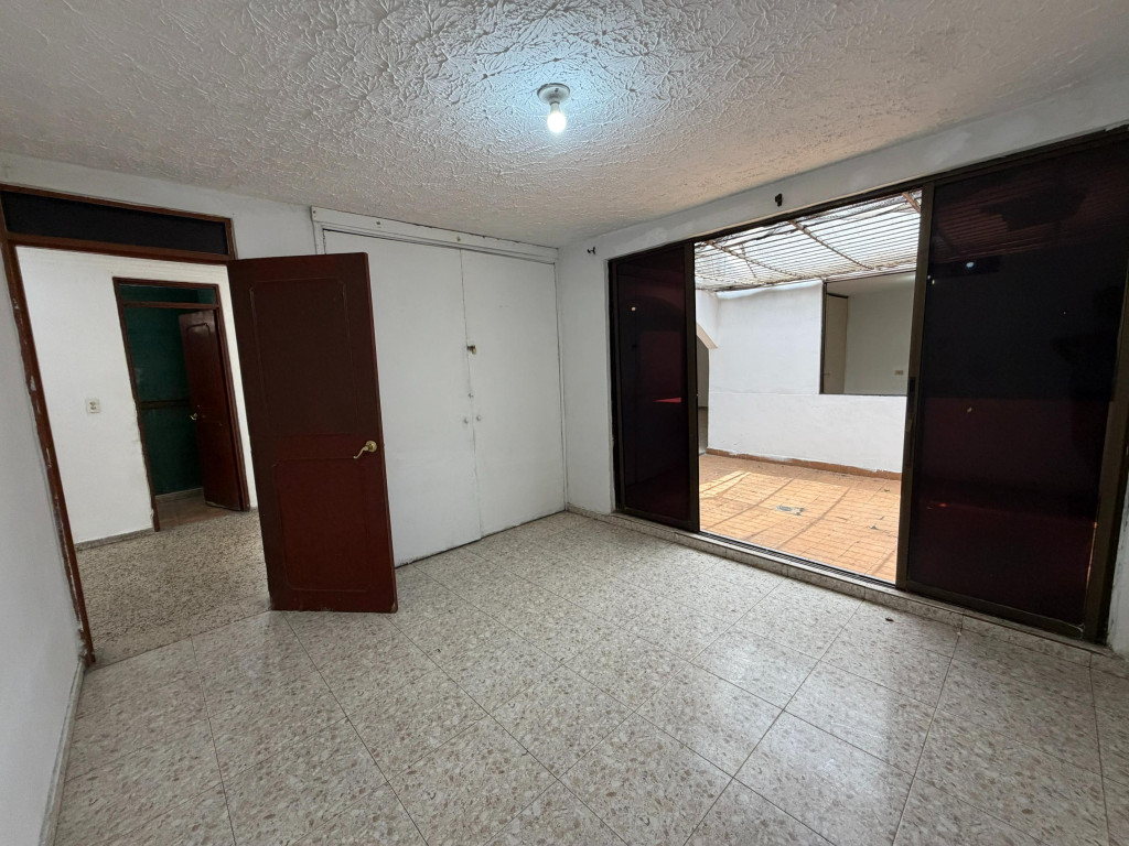 Casas Con Local En Arriendo - Urbanización La Flora, Cali