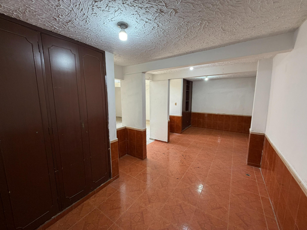 Casas Con Local En Arriendo - Urbanización La Flora, Cali