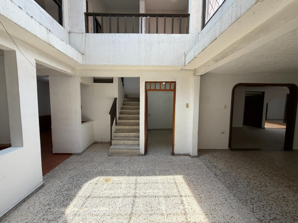 Casas Con Local En Arriendo - Urbanización La Flora, Cali