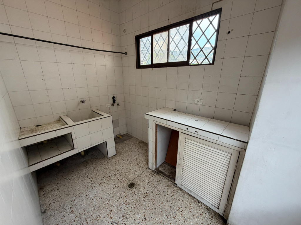Casas Con Local En Arriendo - Urbanización La Flora, Cali