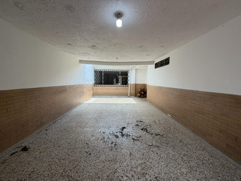 Casas Con Local En Arriendo - Urbanización La Flora, Cali
