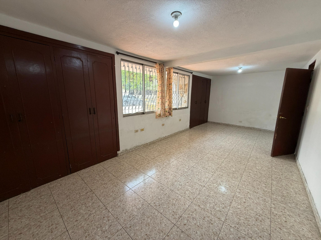 Casas Con Local En Arriendo - Urbanización La Flora, Cali
