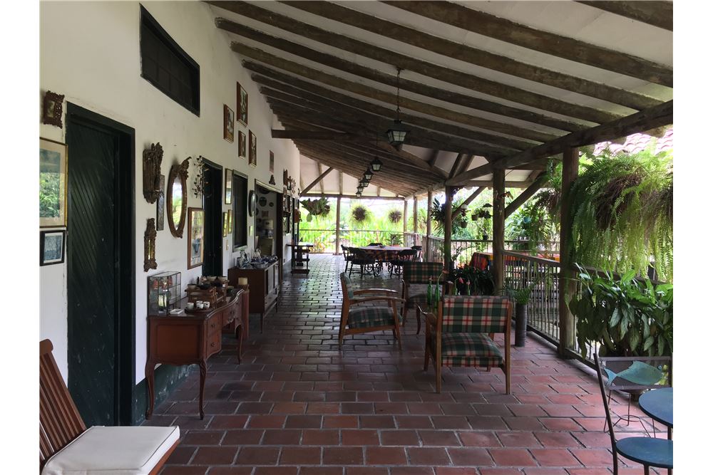 Casa Campestre En Venta - Corregimiento Santa Elena Via Pajonales, El Cerrito