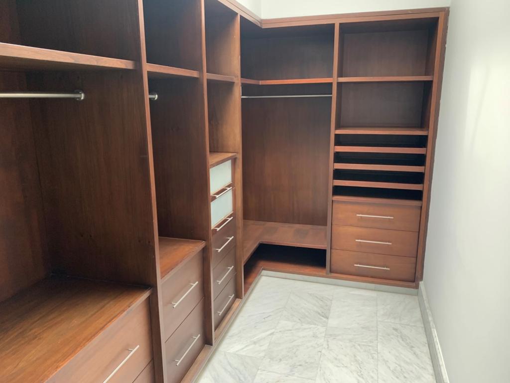 Casa Campestre En Arriendo/Venta - Ciudad Jardín, Cali