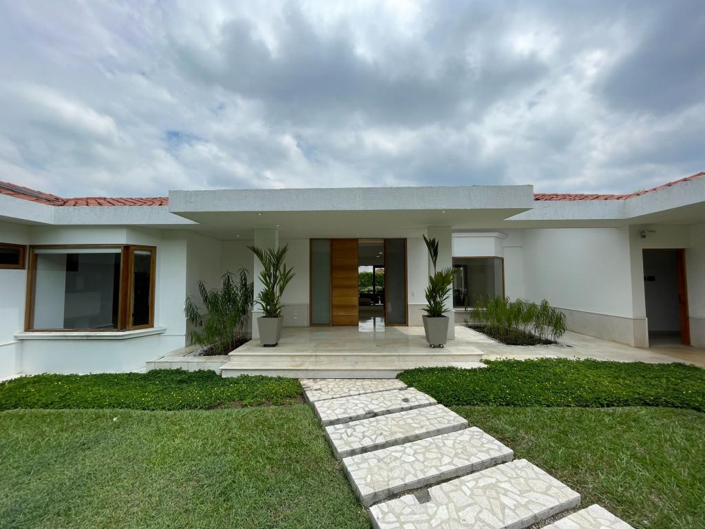 Casa Campestre En Arriendo - Pance, Cali
