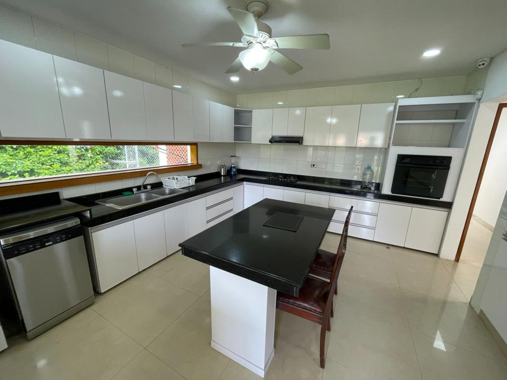 Casa Campestre En Arriendo - Pance, Cali