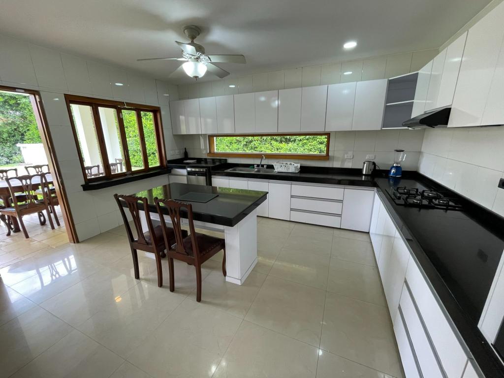 Casa Campestre En Arriendo - Pance, Cali