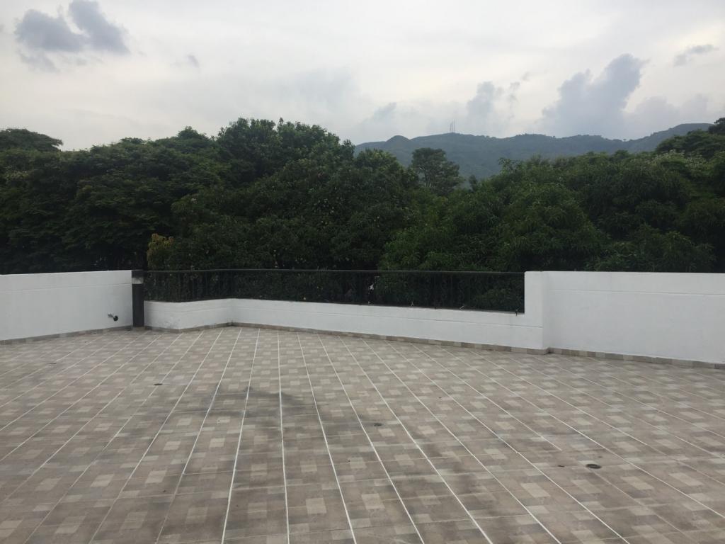 Casa En Venta - Urbanización La Flora, Cali