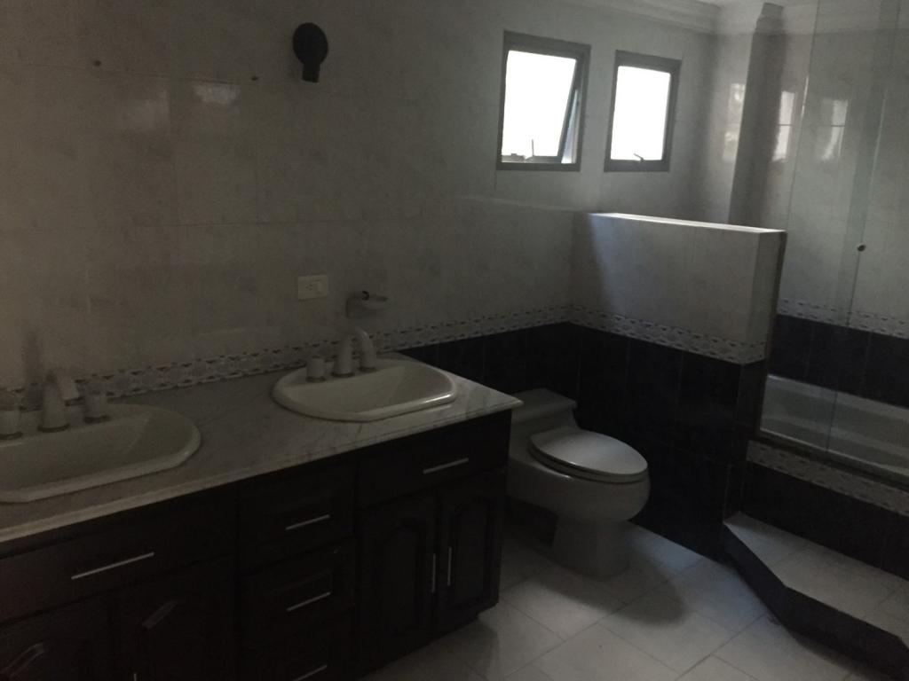 Casa En Venta - Urbanización La Flora, Cali